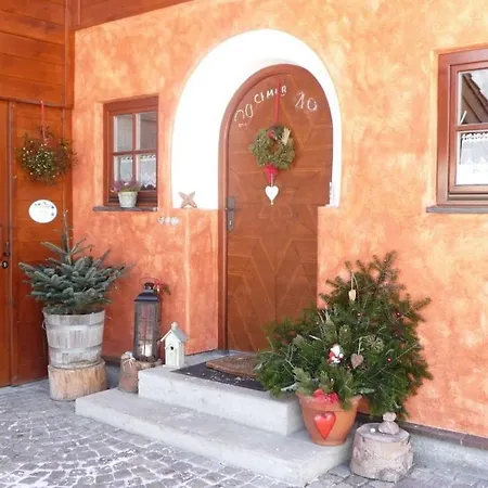 With 2 Bedrooms Prázdninový dům *